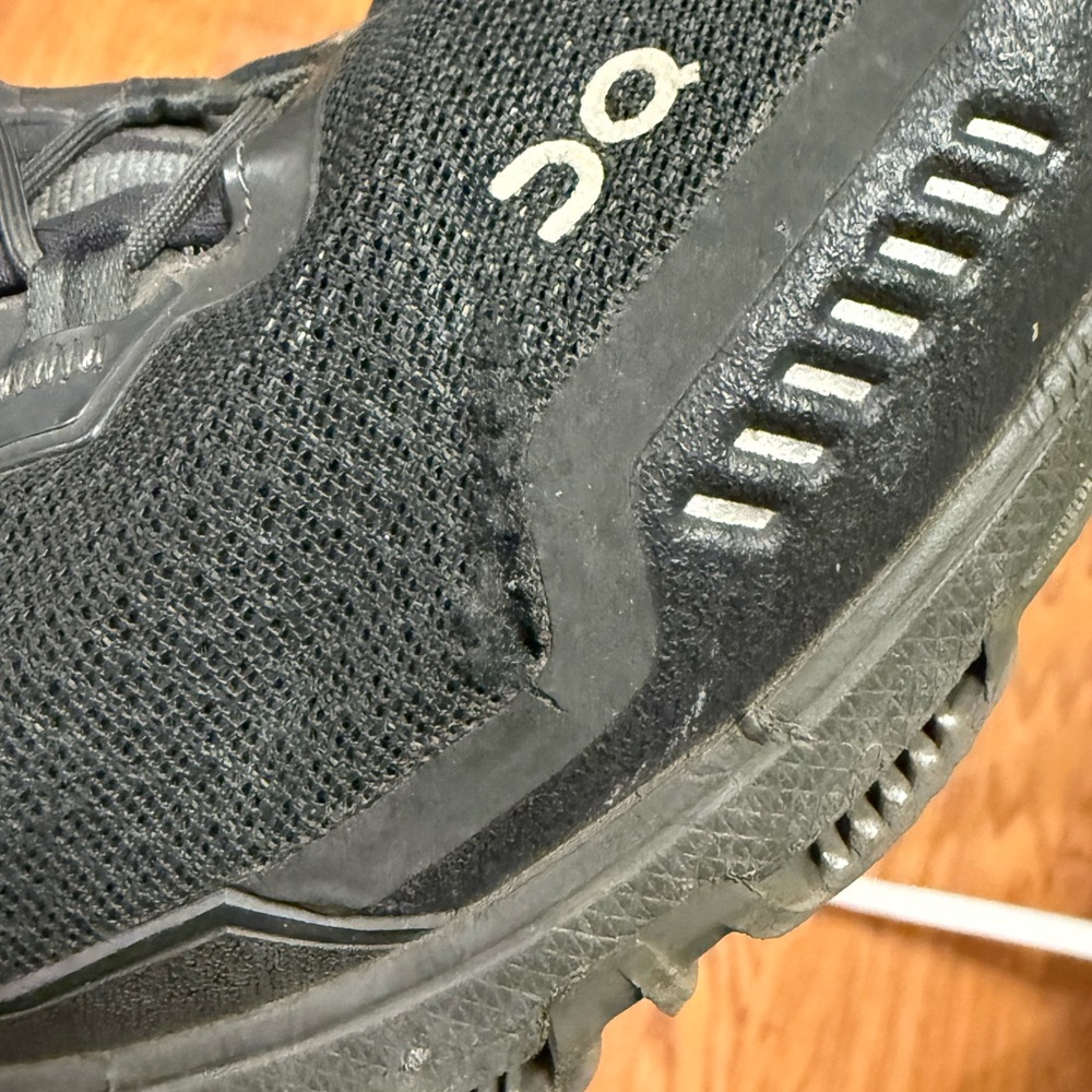 On Cloud Cloudventure Waterproof Trail Men’s Size 10 - Picture 8 of 8
